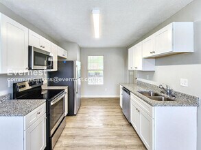 707 Cloverdale Dr in Monroe, GA - Building Photo - Building Photo