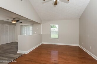 13102 Lavenia Ln in Louisville, KY - Building Photo - Building Photo