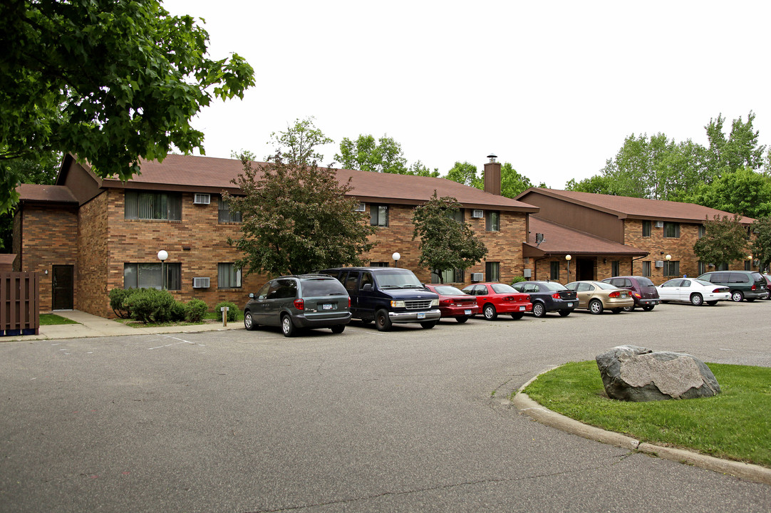 Rockford Manor Apartments in Rockford, MN - Building Photo