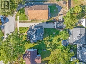 11 College St in Chatham, ON - Building Photo - Building Photo