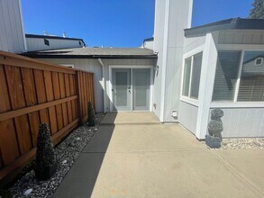 3400 Kingswood Dr in Modesto, CA - Foto de edificio - Building Photo