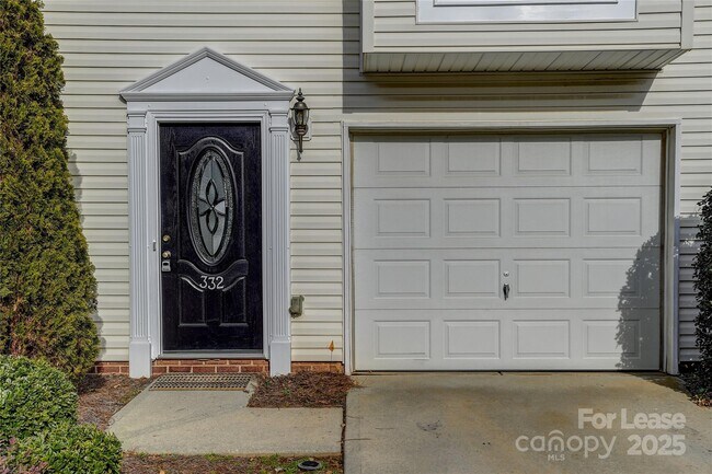 332 Rock Ridge Ln in Mount Holly, NC - Building Photo - Building Photo