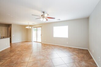 8958 W Marmo Ave in Las Vegas, NV - Building Photo - Building Photo