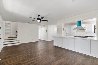 504 Percival St in Tomball, TX - Building Photo - Building Photo