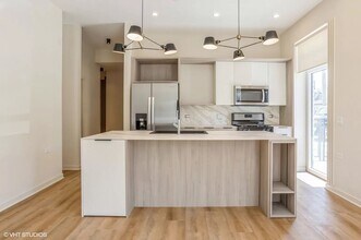 4177 W Belmont Ave-Unit -305 in Chicago, IL - Building Photo - Building Photo