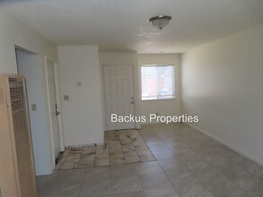 1825 Palm Ave in Soledad, CA - Building Photo - Building Photo