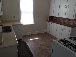 32 Milford St, Unit 2nd floor in Binghamton, NY - Foto de edificio - Building Photo