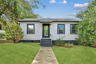 2943 Higgins St in Austin, TX - Building Photo