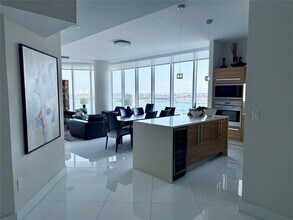2020 N Bayshore Dr, Unit # 1602 in Miami, FL - Building Photo - Building Photo