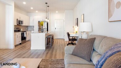 10670 Jake Jabs Blvd in Longmont, CO - Foto de edificio - Building Photo