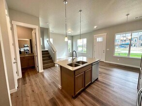 4190 S Park Dr in Loveland, CO - Building Photo - Building Photo