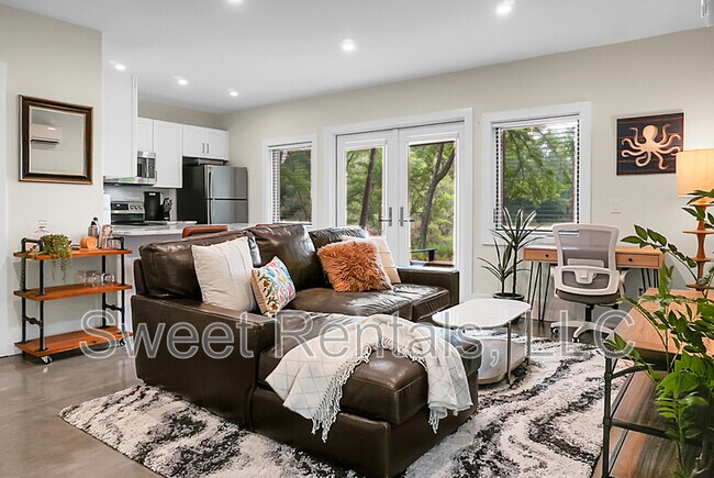 665 Daniel Whaley Rd in Charleston, SC - Building Photo - Building Photo