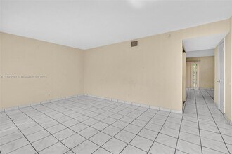 3750 SW 60th Terrace in Davie, FL - Foto de edificio - Building Photo