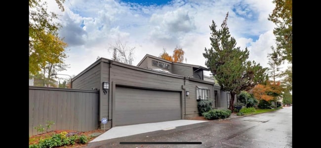 9 Sierra Park Ln in Arden-Arcade, CA - Building Photo - Building Photo