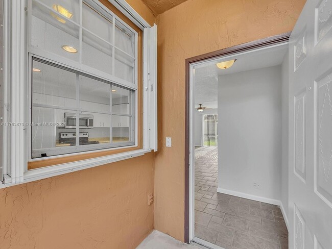 1458 Coronado Rd in Weston, FL - Building Photo - Building Photo