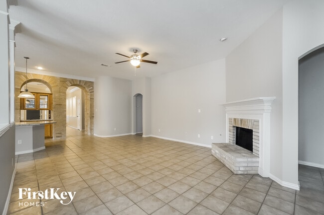 16042 Belleshire Ln in Houston, TX - Building Photo - Building Photo