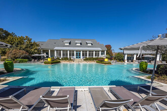 Lullwater Apartments in Columbus, GA - Foto de edificio - Building Photo