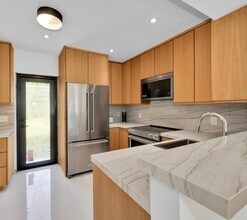 3791 SW 26th Ter, Unit 3791 in Miami, FL - Foto de edificio - Building Photo