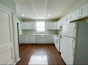 335 Nevada St in Columbia, SC - Foto de edificio - Building Photo