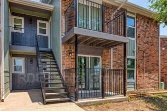 8021 W Elizabeth Ln in Fort Worth, TX - Building Photo - Building Photo