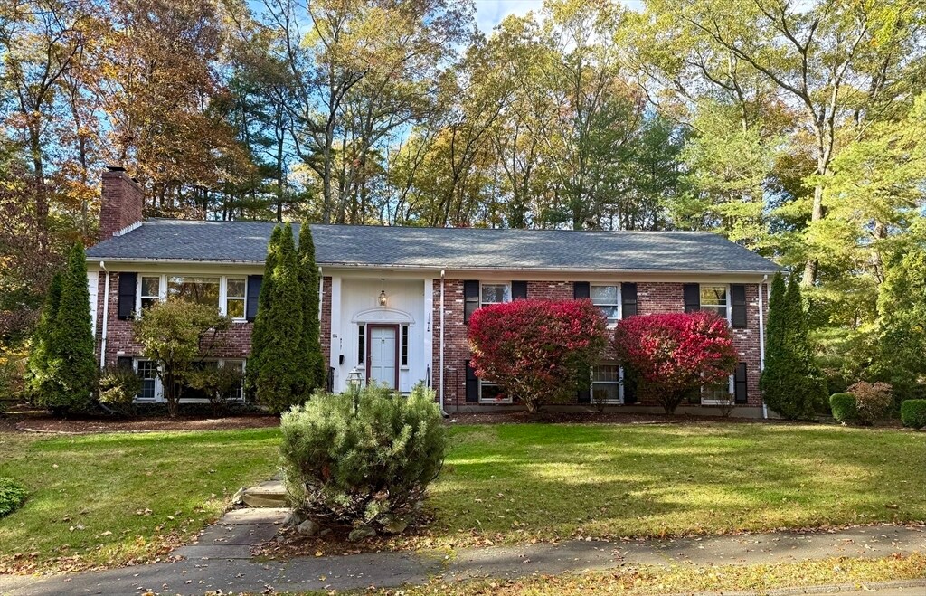 84 Cleveland Rd in Wellesley, MA - Building Photo