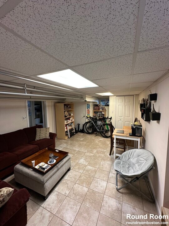 264 Market St in Boston, MA - Building Photo