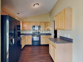 818 Bent Oak Dr in Blacklick, OH - Building Photo - Building Photo