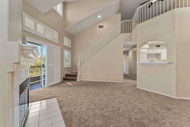 1010 S Farralon Ln in Anaheim, CA - Foto de edificio - Building Photo