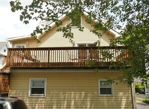 279 N Washington St-Unit -Second Floor in Sleepy Hollow, NY - Building Photo - Building Photo