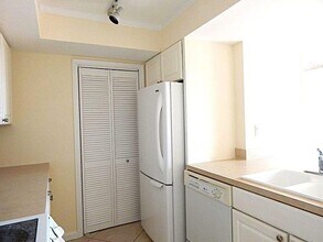 5250 Woodland Lakes Dr in Palm Beach Gardens, FL - Building Photo - Building Photo