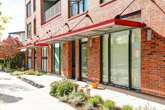 The Lofts at the Junction in Seattle, WA - Building Photo - Building Photo