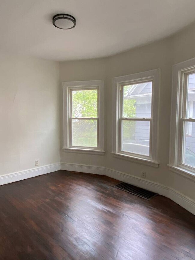 69 Baycliff Dr in Rochester, NY - Building Photo - Building Photo