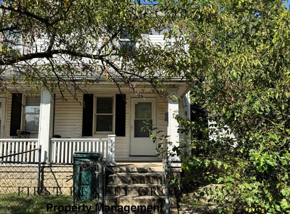 738 S 6th St in Richmond, IN - Building Photo