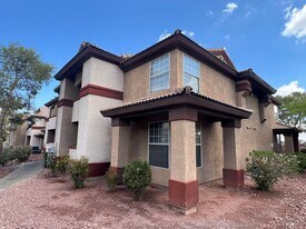 231 W Horizon Ridge Pkwy in Henderson, NV - Building Photo