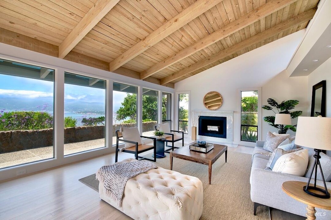 31 Redding Ct in Tiburon, CA - Building Photo