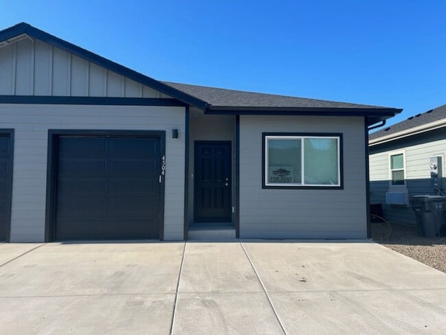 property at 4504 Live Oak St