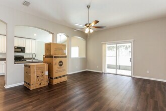 9086 Galloway Dr in Jacksonville, FL - Foto de edificio - Building Photo
