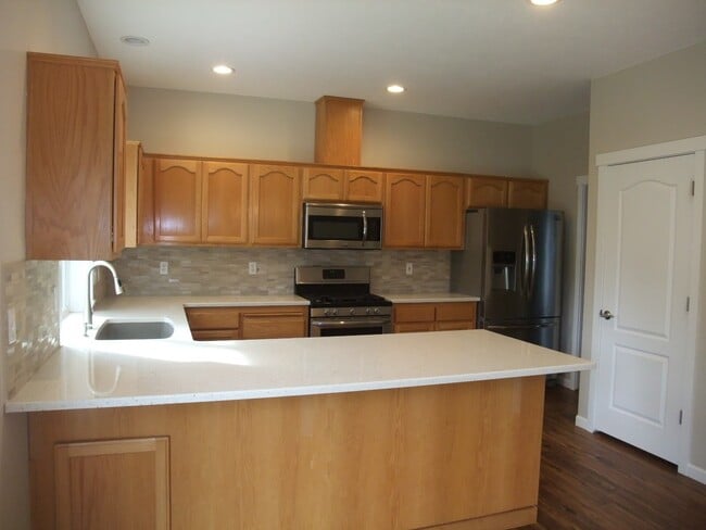 1586 Cougar Ct SW in Albany, OR - Building Photo - Building Photo