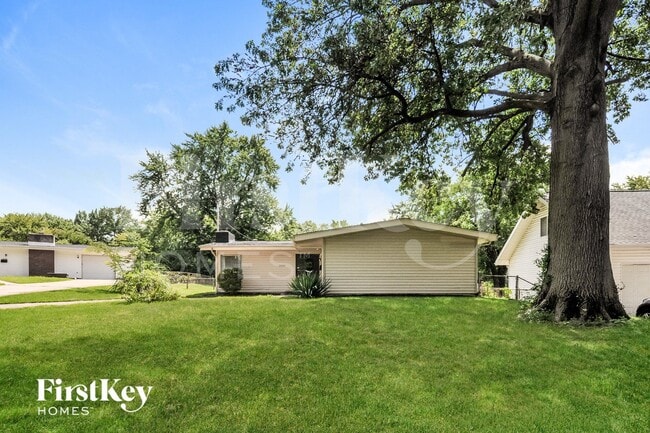 2420 Cherry, Unit C-201 in Black Jack, MO - Foto de edificio - Building Photo