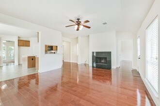7 Heron Hollow Ct in Spring, TX - Building Photo - Building Photo