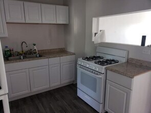 2802 S Chicago Ave in South Milwaukee, WI - Building Photo - Building Photo