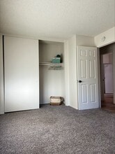 Kirby Gardens Apartments in Hemet, CA - Foto de edificio - Building Photo