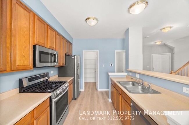24011 Walnut Cir in Plainfield, IL - Building Photo - Building Photo