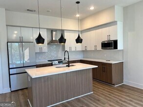 112 Rogers St NE in Atlanta, GA - Building Photo - Building Photo