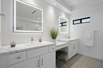4386 Newport Ave in San Diego, CA - Building Photo - Building Photo