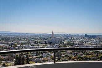 10560 Wilshire Blvd, Unit 1706 in Los Angeles, CA - Foto de edificio - Building Photo