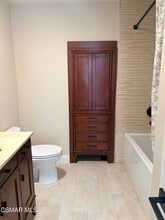 1075 Triunfo Canyon Rd in Westlake Village, CA - Building Photo - Building Photo