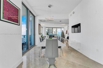 200 Biscayne Blvd, Unit 5001 in Miami, FL - Building Photo - Building Photo