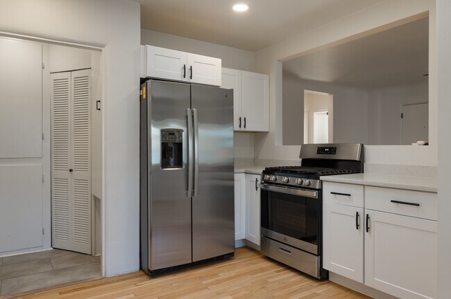 205 Richmond Dr SE in Albuquerque, NM - Building Photo - Building Photo