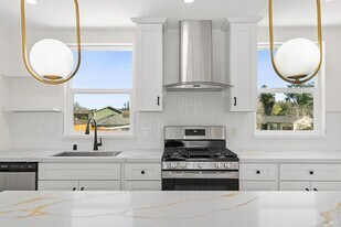 8 Corte Dorado in Benicia, CA - Building Photo